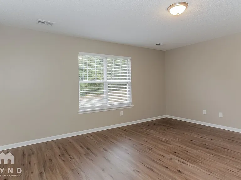 712 Raindrops Rd — Photo 11