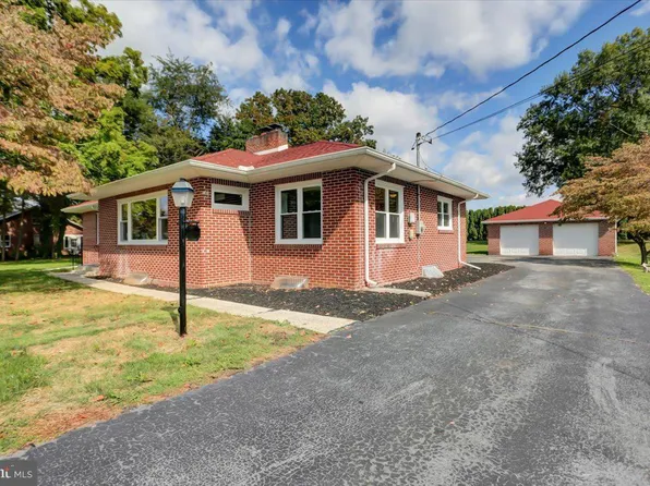 39 Grand Ave, Chambersburg, PA 17201