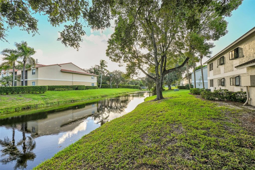 109 Gardens Dr APT 103, photo 5