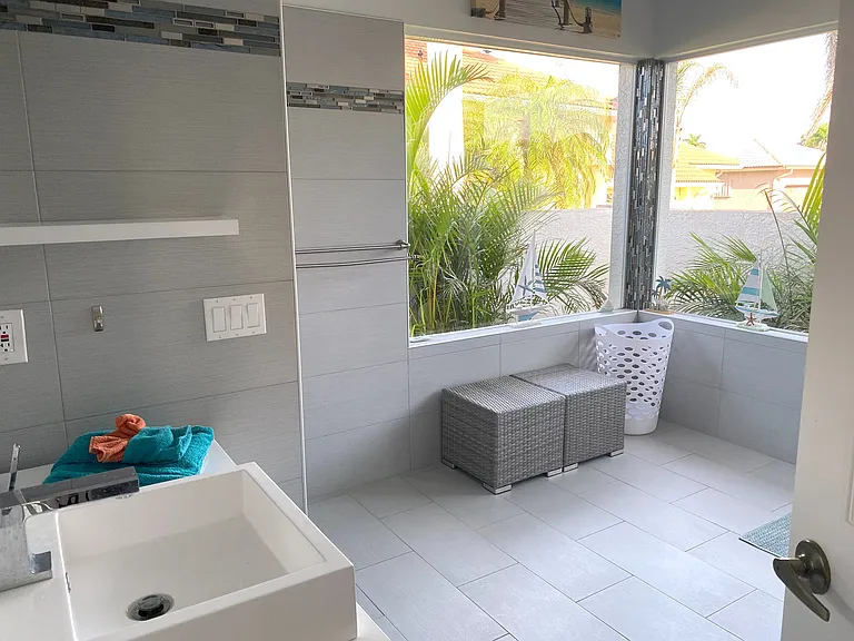 beautiful bathroom
