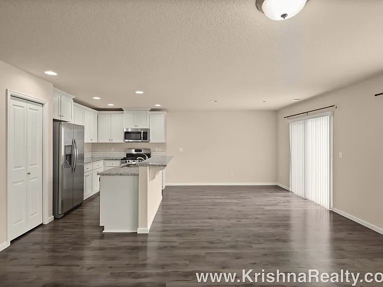 7443 NW 164th Ave — Photo 4