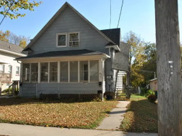 916 1st St SE, Rochester, MN 55904