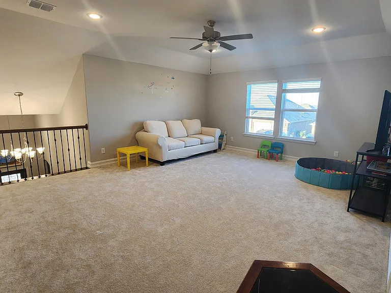 5901 Silverhollow Dr — Photo 18