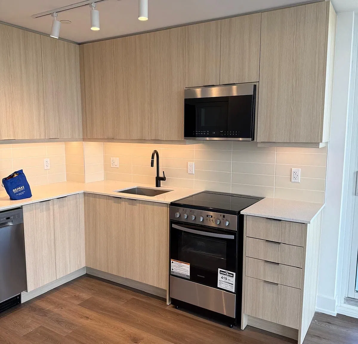 2 bed, $2,500 — Photo 2