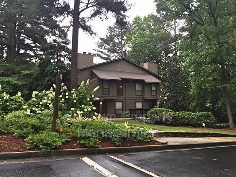 1st image of 1005 Cumberland Ct SE