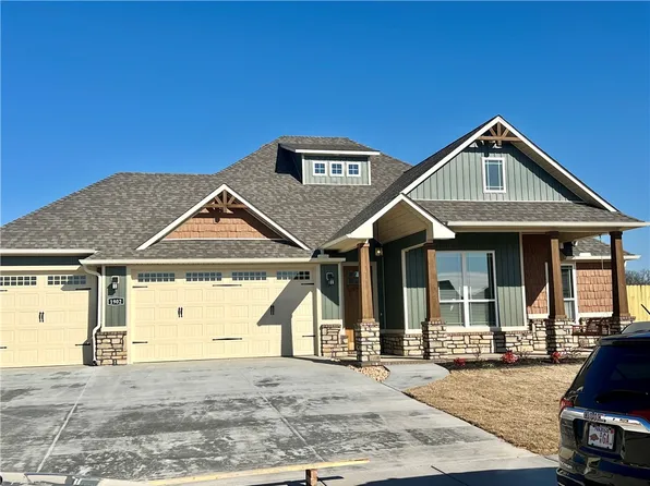 1902 Gaines, Pea Ridge, AR 72751