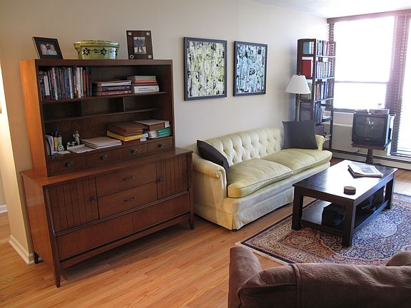 5th image of 2740 N Pine Grove Ave APT 3A
