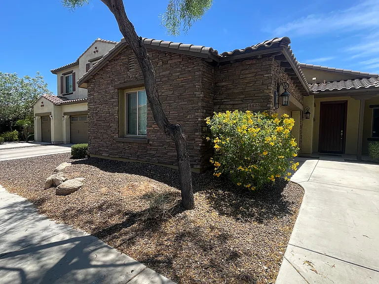 4425 E Muriel Dr — Photo 3