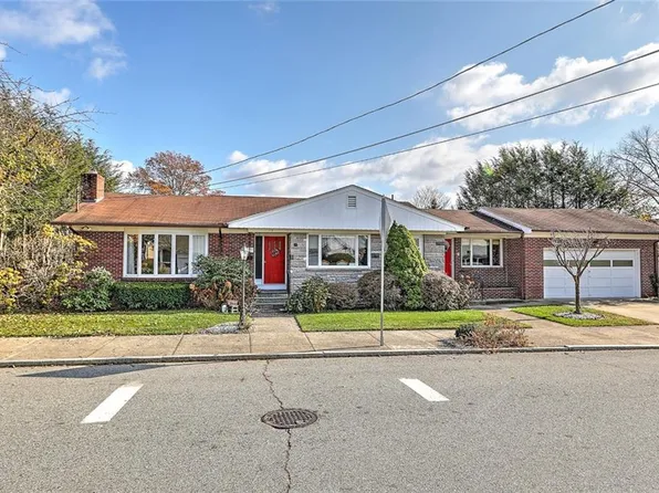 119 Hilary Dr, Providence, RI 02908