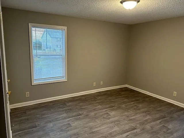 2 bed, 900 sqft, $895 — Photo 3