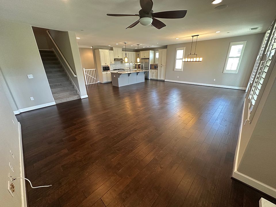 Family Room, Kitchen and Dinning Room