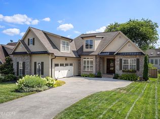 1607 Autumn Tree Ln, Knoxville, TN 37922