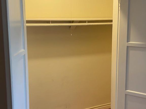 3rd image of 923 N Glendale Ave #14