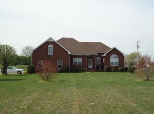 5250 E Robertson Rd, Cross Plains, TN 37049