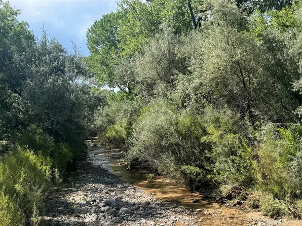 7 Camino Juandell, Chimayo, NM 87522