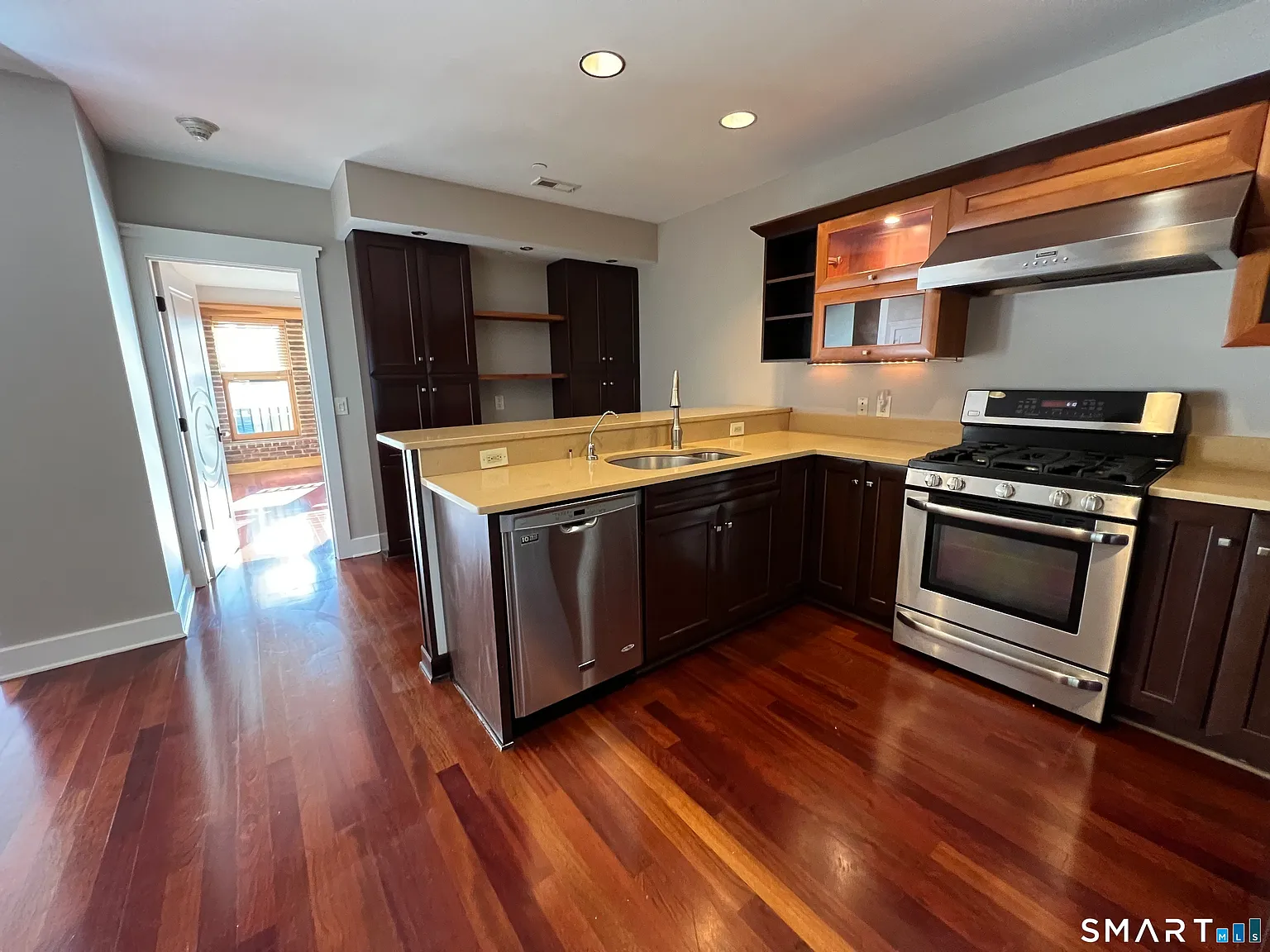 2 bed, 2.0 bath, 2100 sqft, $3,300 — Photo 3