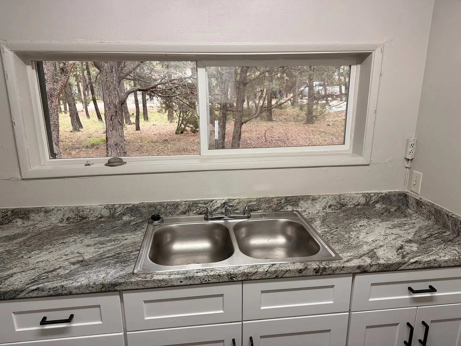 1 bed, 1200 sqft, $1,000 — Photo 2