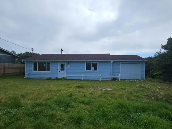 2001 NW Mackey St, Waldport, OR 97394