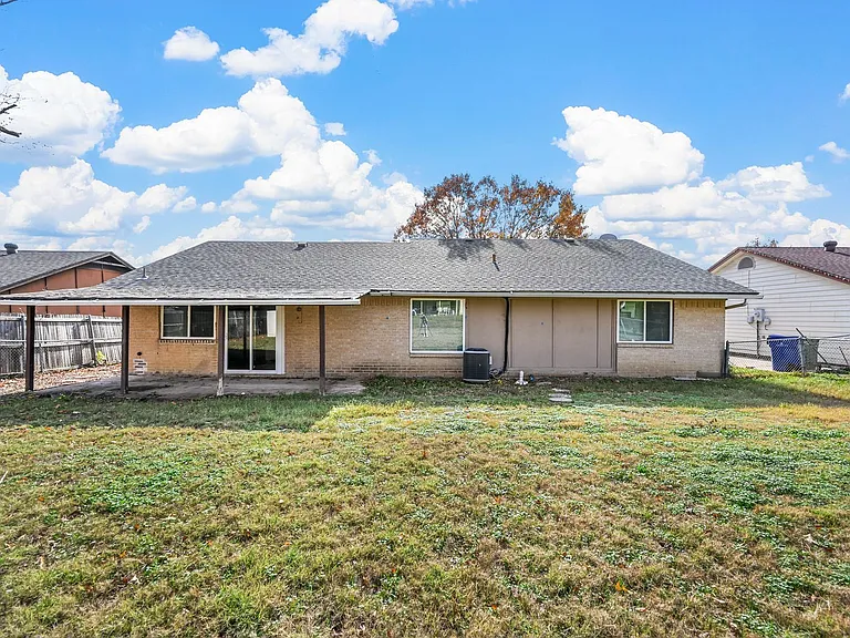 2029 Greenwood Rd — Photo 19