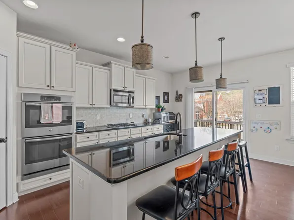 6031 Kentworth Dr, Holly Springs, NC 27540