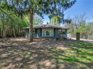 1826 Bassett Rd, Westlake, OH 44145