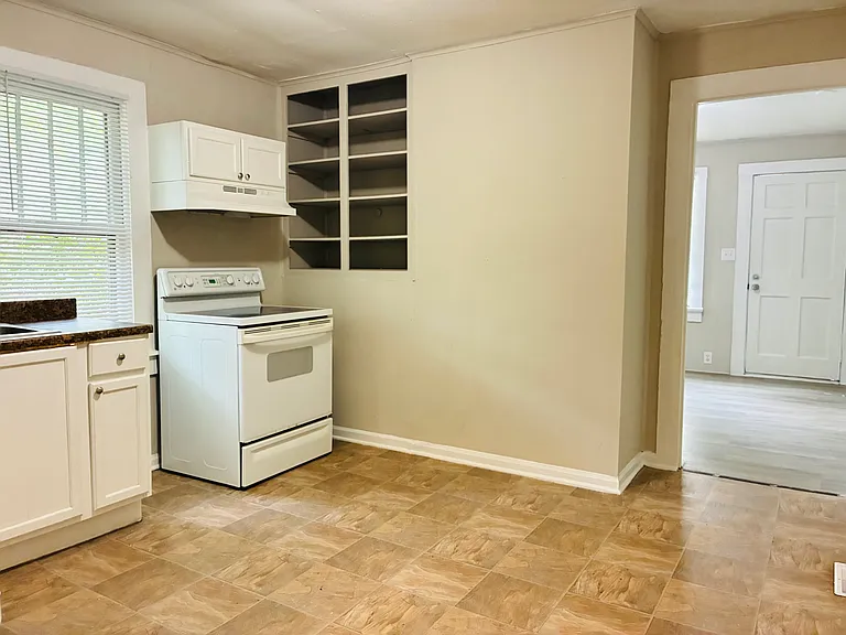 308 W Sullivan St — Photo 6