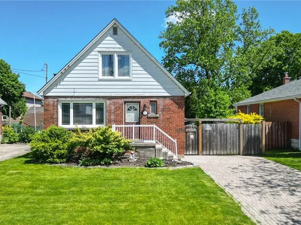 27 Delevan Cres, Hamilton, ON L9A 4A8