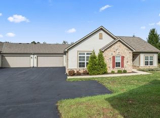 104 Colonial Woods Dr UNIT 4, Mount Vernon, OH 43050