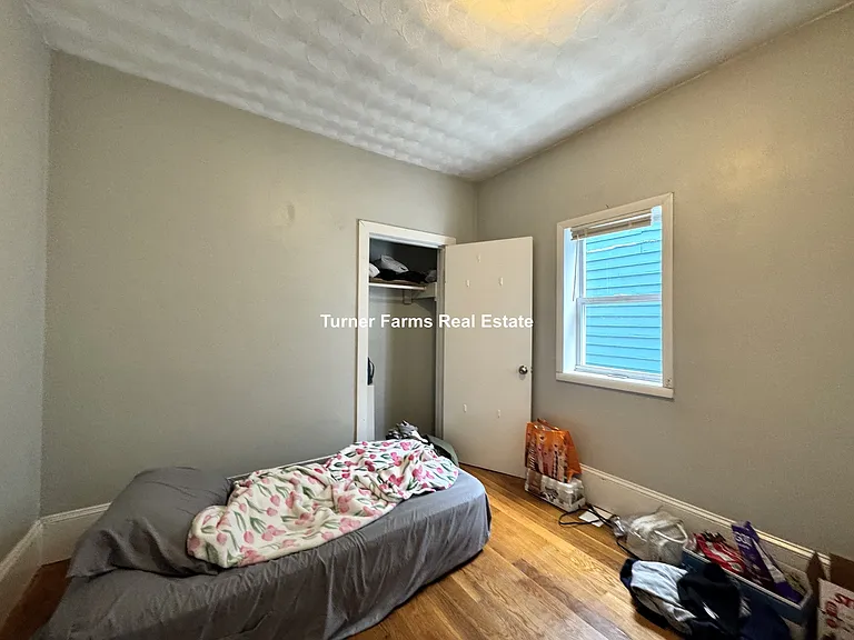 94 E Cottage St #3R — Photo 8