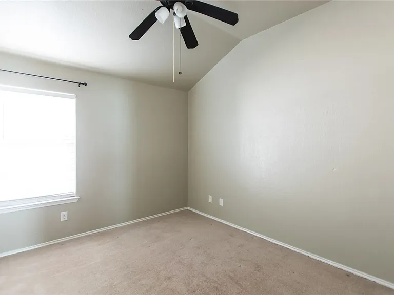 9005 Boone Dr — Photo 4