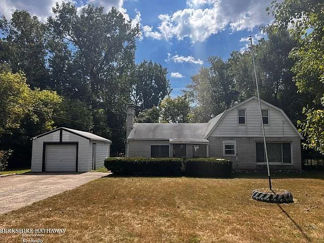 394 E South Blvd photo 1