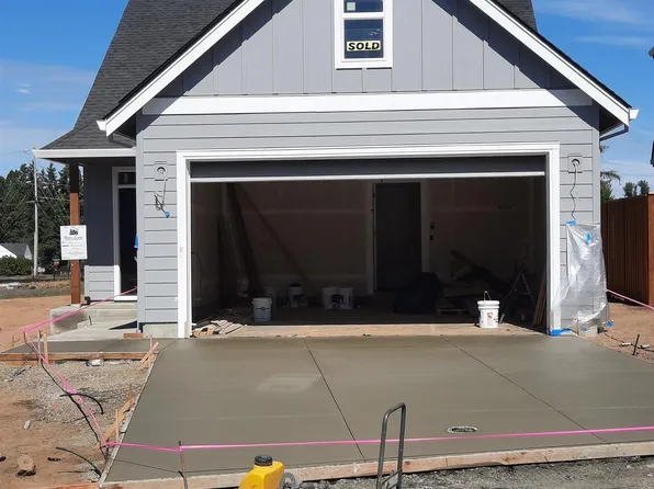 872 Laurel Pl, Silverton, OR 97381