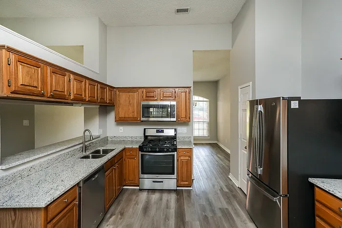 819 Crooked Creek Ln — Photo 5