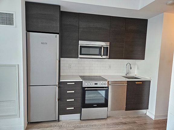 4th image of 42 Charles St E #4207