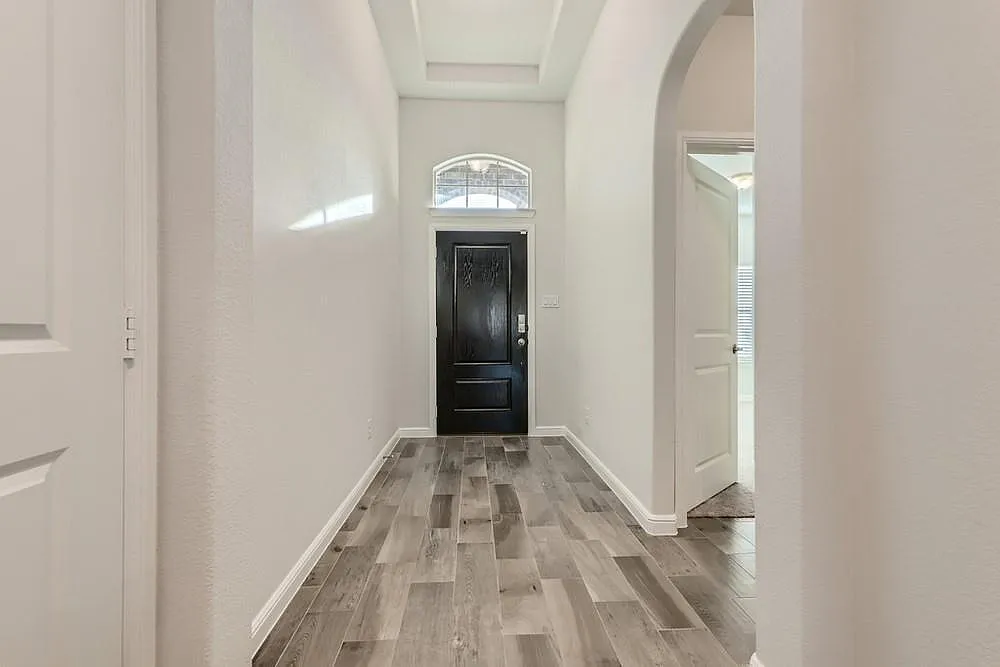 4 bed, 2103 sqft, $2,580 — Photo 4