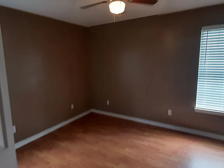304 Ray St — Photo 3