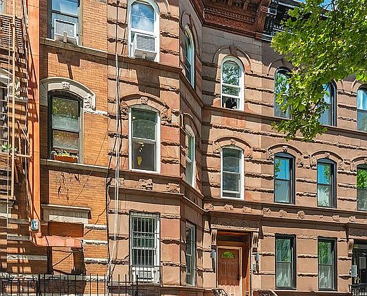 5th image of 579 Decatur St