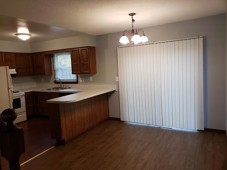 1391 S Center Rd — Photo 8