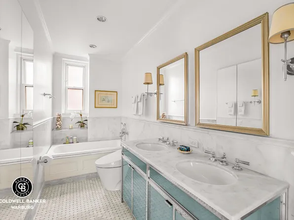 215 East 72nd Street image 7 of 12