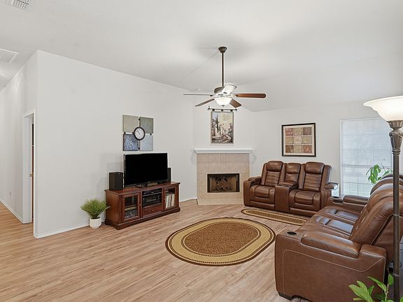 4th image of 1400 Spanish Trail Dr
