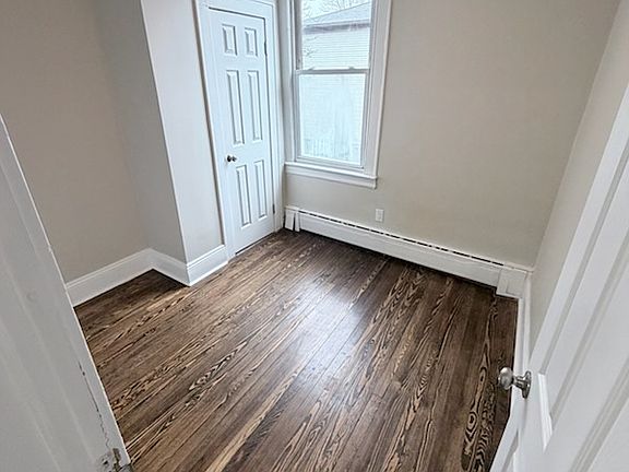 3rd image of 682 Summit Ave