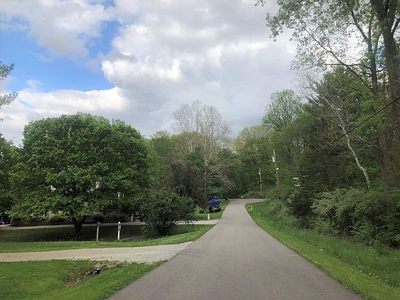 5th image of 2946 W Shore Dr