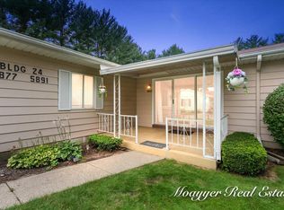 5891 Leisure South Dr SE, Kentwood, MI 49548