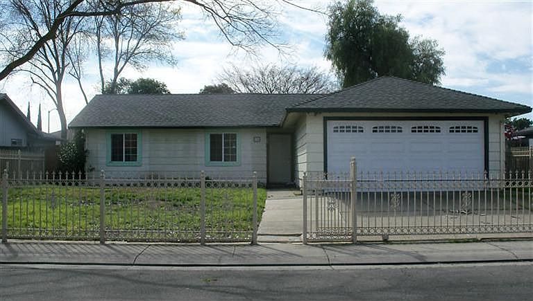 1st image of 724 Newhall Ct