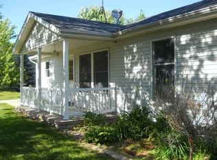 108 Maple Ln, Wakarusa, IN 46573