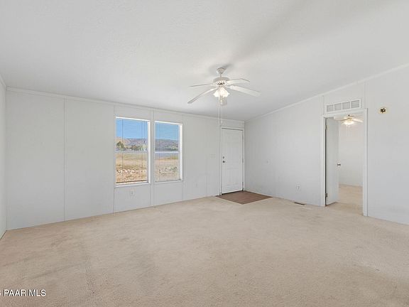 5th image of 805 W Eleanor Rd