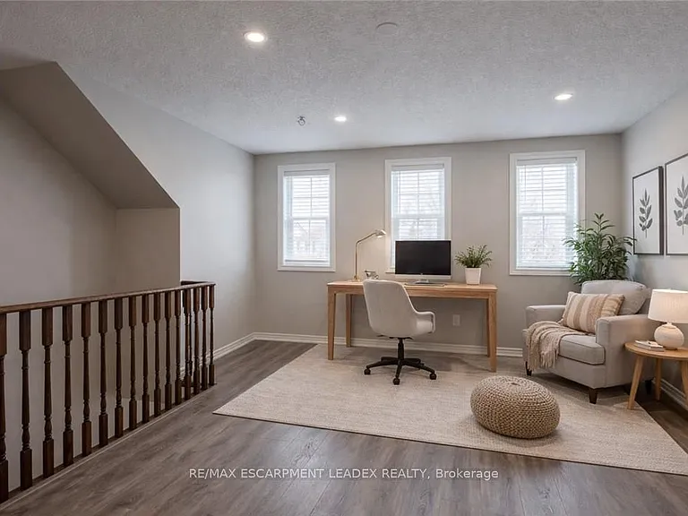 7 Hollinrake Ave — Photo 9