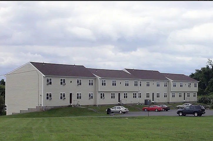 2 bed, 850 sqft, $1,750 — Photo 3