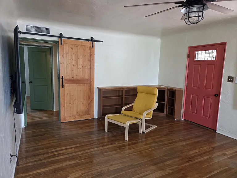 2501 E Drachman St — Photo 2