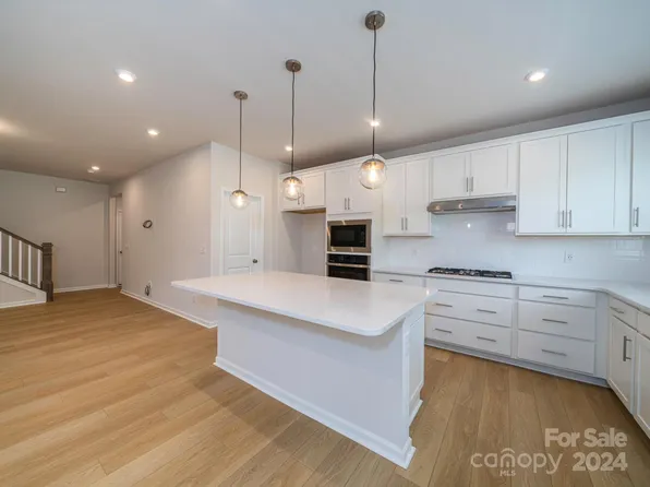 109 C Frst, Mooresville, NC 28117